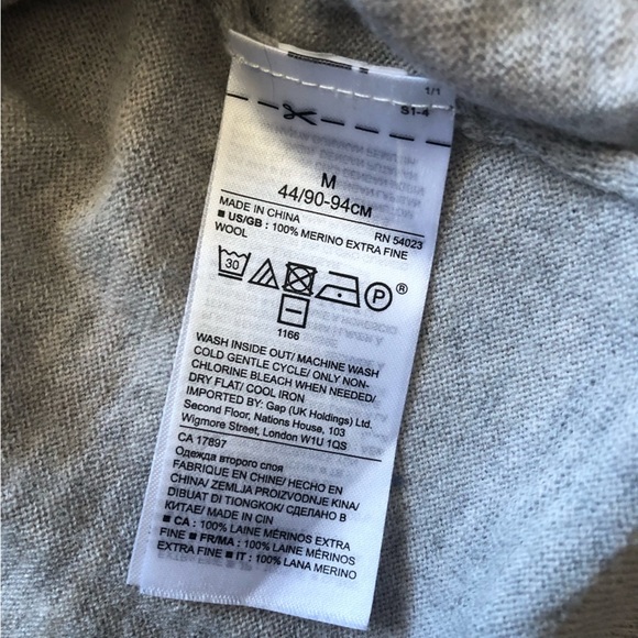 Banana Republic 100% Merino Wool Eyelet Sleeve Light Sweater in Grey Size M - Picture 9 of 11